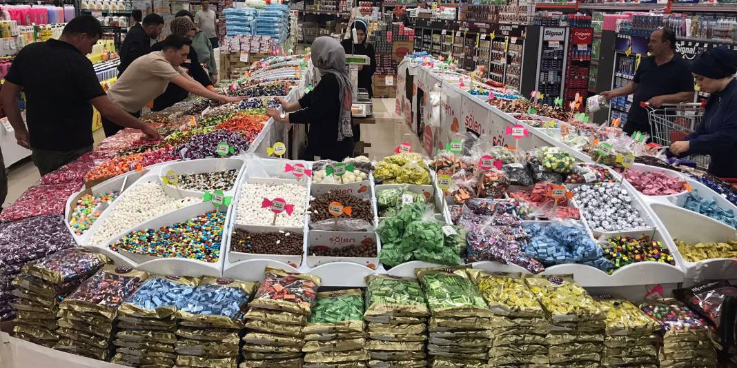 Konya’da şeker ve lokumlar tezgahlardaki yerini aldı! İşte fiyatlar 6